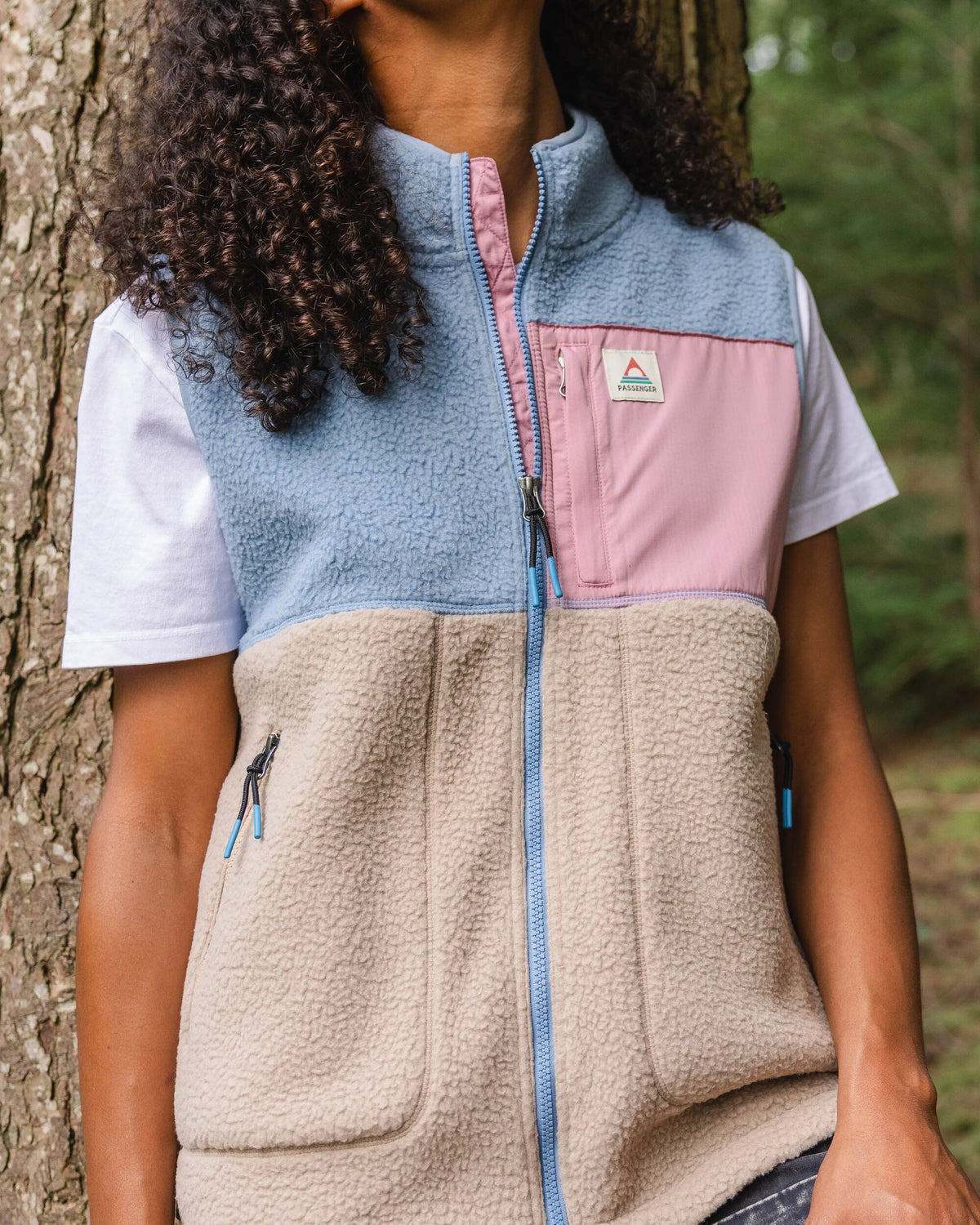 Fairbanks Sherpa Gilet - Faded Denim/Simply Taupe - Lifestyle