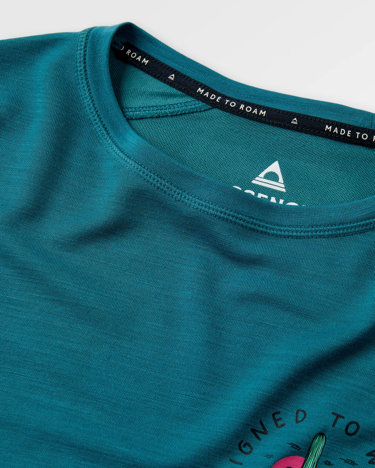 Camp Wild Lightweight Merino LS T-Shirt - Mediterranean - Flatlay