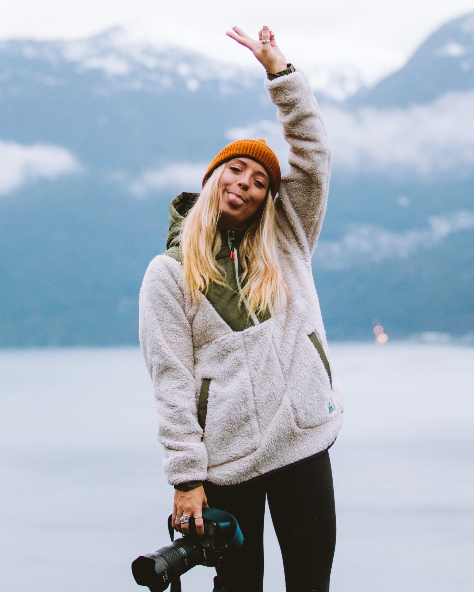 Beaumont Recycled Sherpa Hooded Fleece - Vintage White - IGC