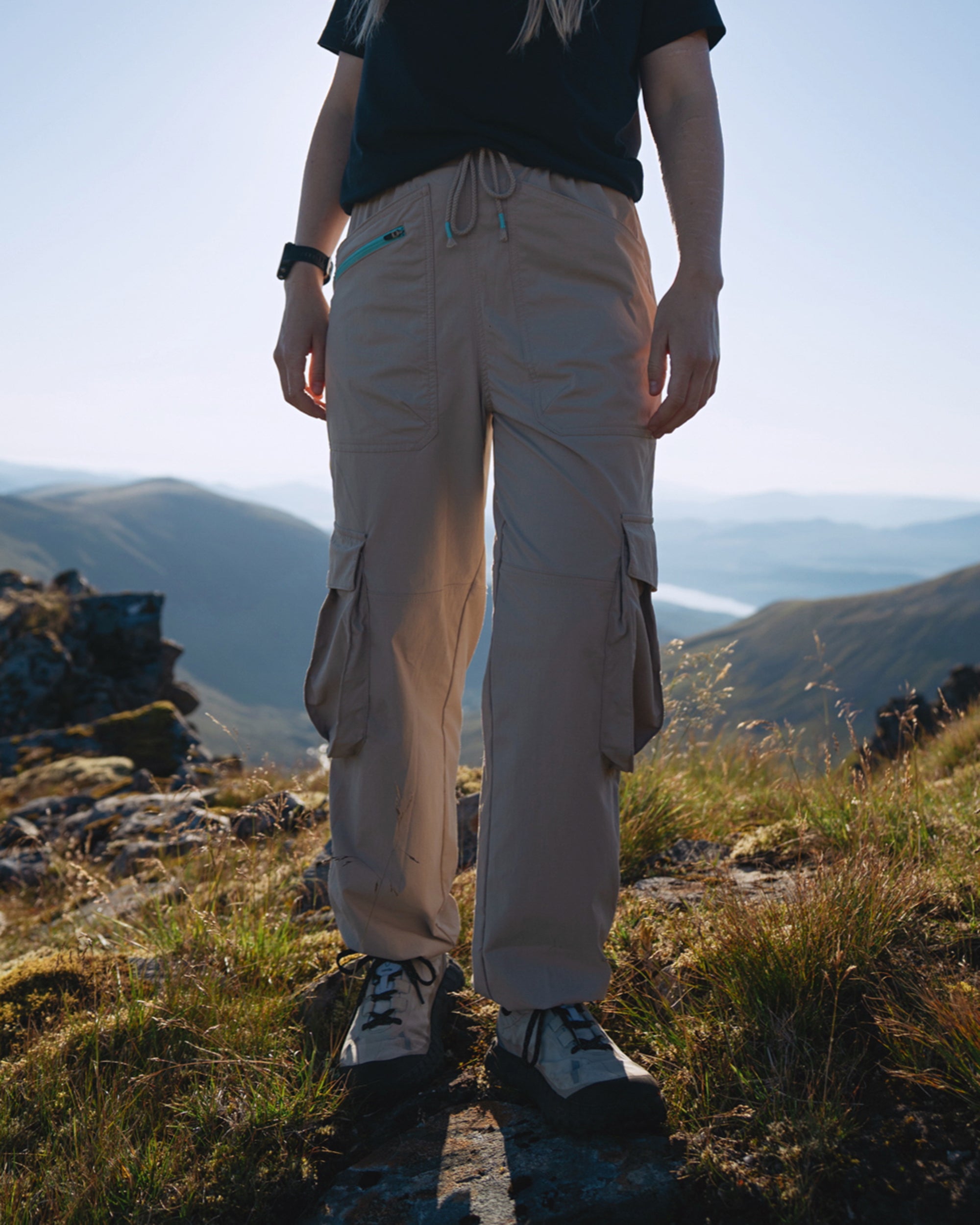 Hydrilla Light Trouser - Simply Taupe - Lifestyle