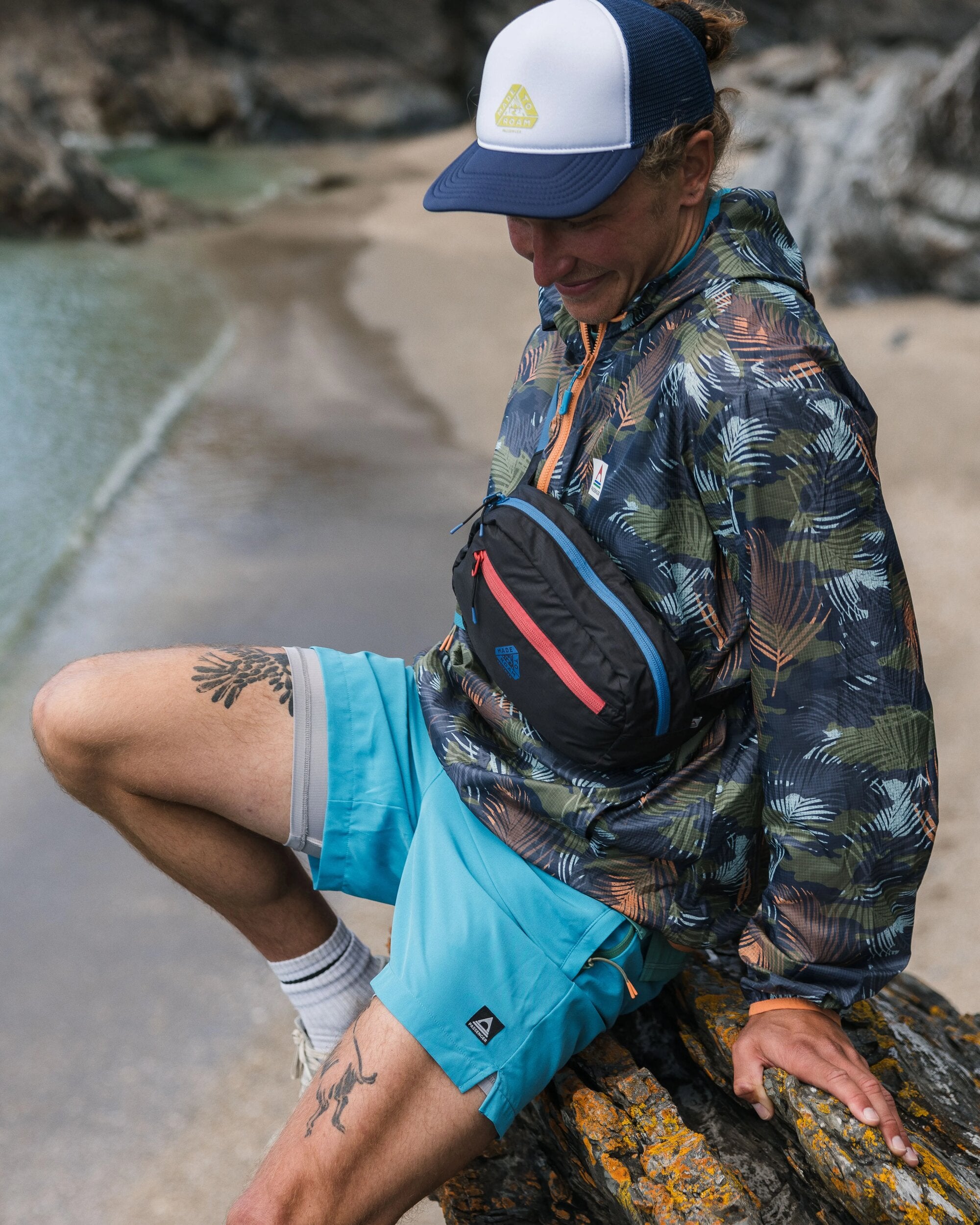 Sandune Trail Short - Blue Pool - Lifestyle