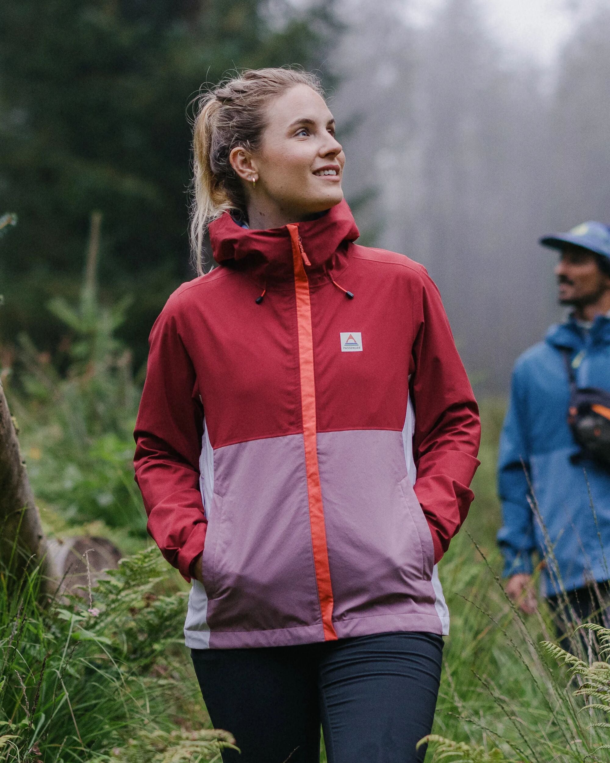 Rainstorm recycelte wasserdichte Jacke Waldbeere/Beere – Passenger