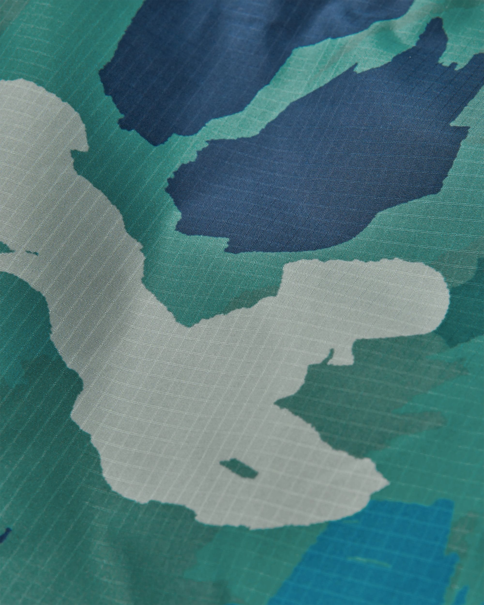 Waves Recycled Sherpa Lined Changing Robe - Alpine Camo Rain Forest - Flatlay