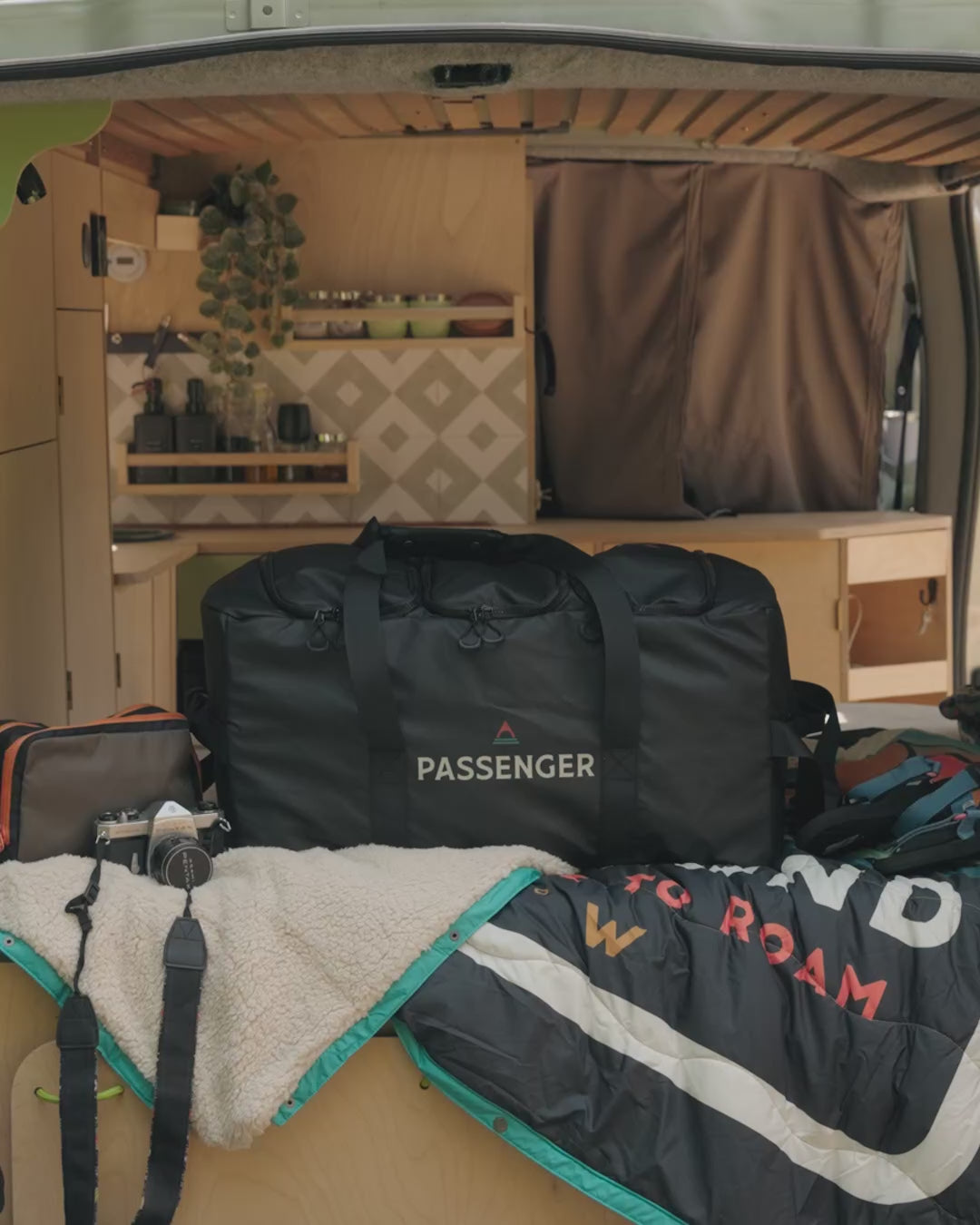 Vandrobe Recycled Duffel - Black -