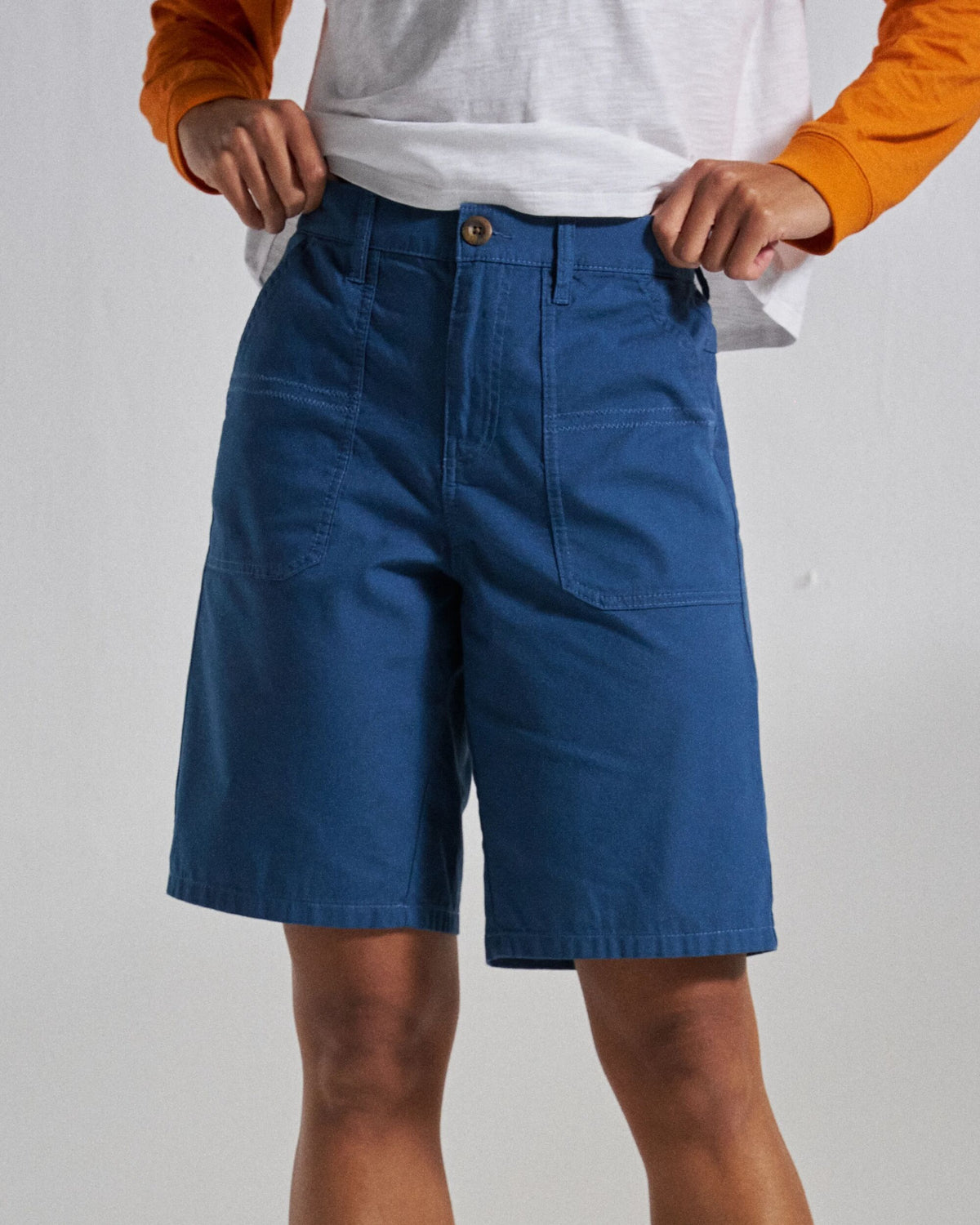 Lani Light Cotton Short - Dark Denim - Studio Model