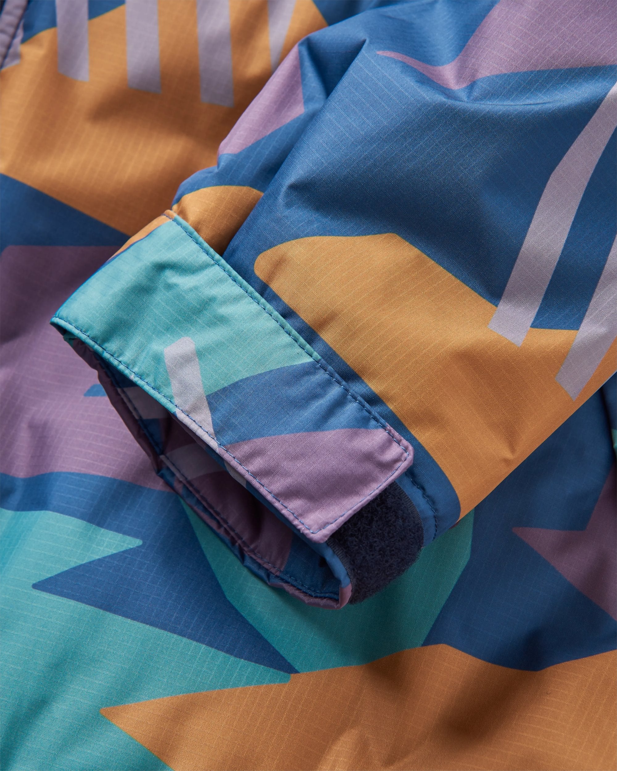 Waves Recycled Sherpa Lined Changing Robe - Deep Blue Camo Pattern - Flatlay