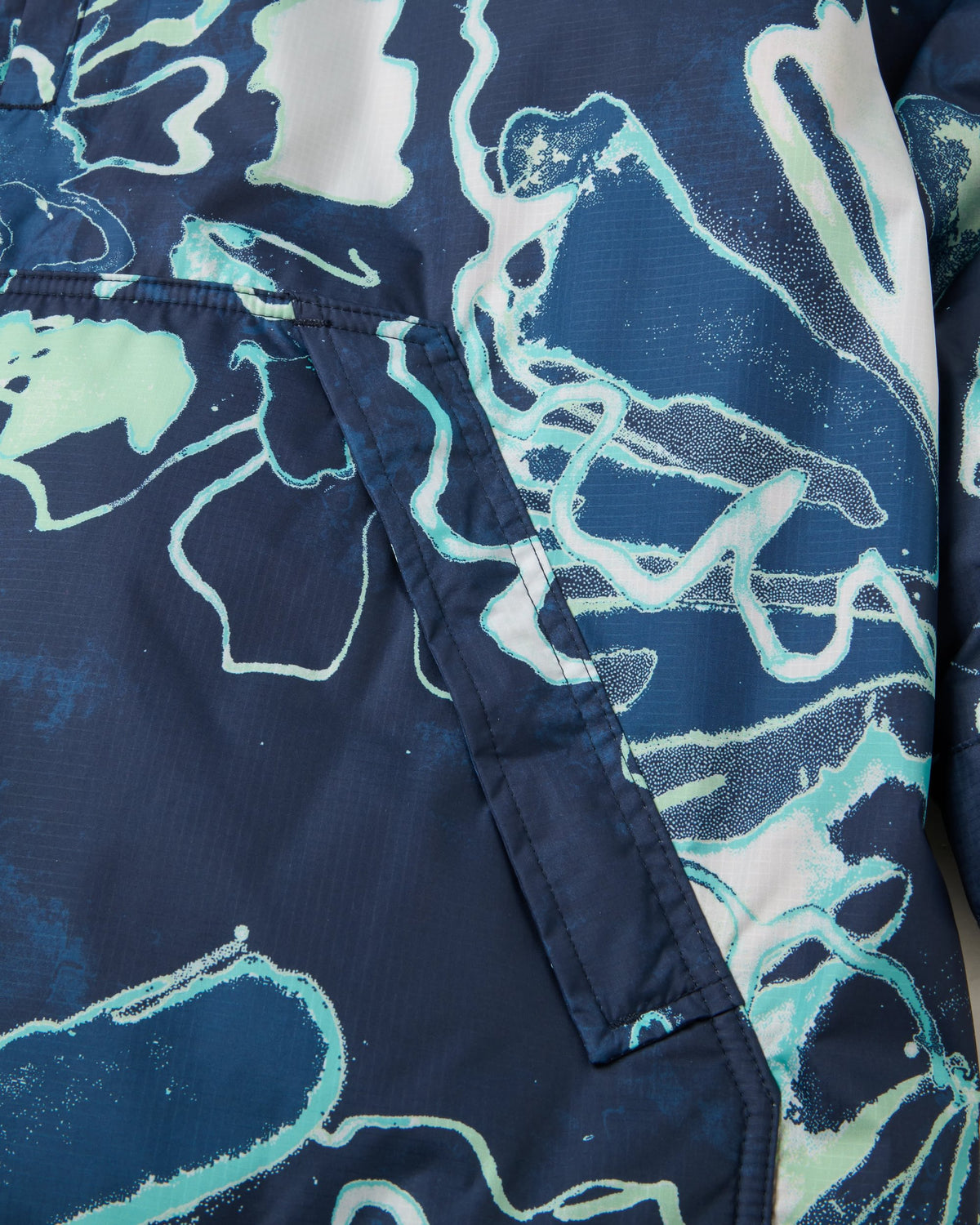 Waves Sherpa Lined Changing Robe - Frost Rich Navy - Flatlay