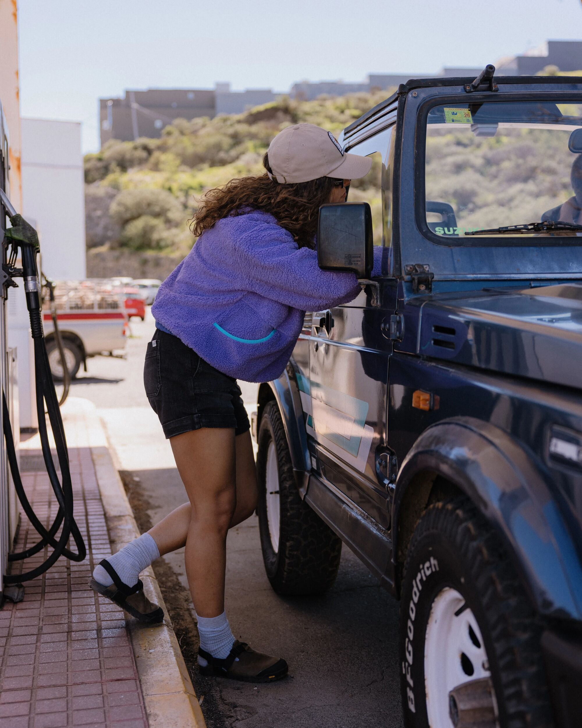 Ravi Sherpa Fleece - Retro Purple - Lifestyle