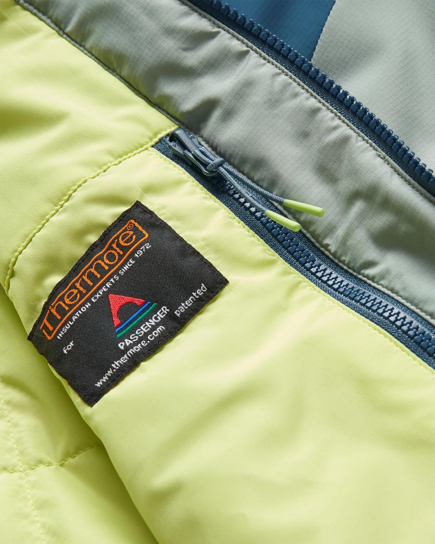 Daybreak Lite Recycled Insulated Jacket - Pistachio/Blue Steel