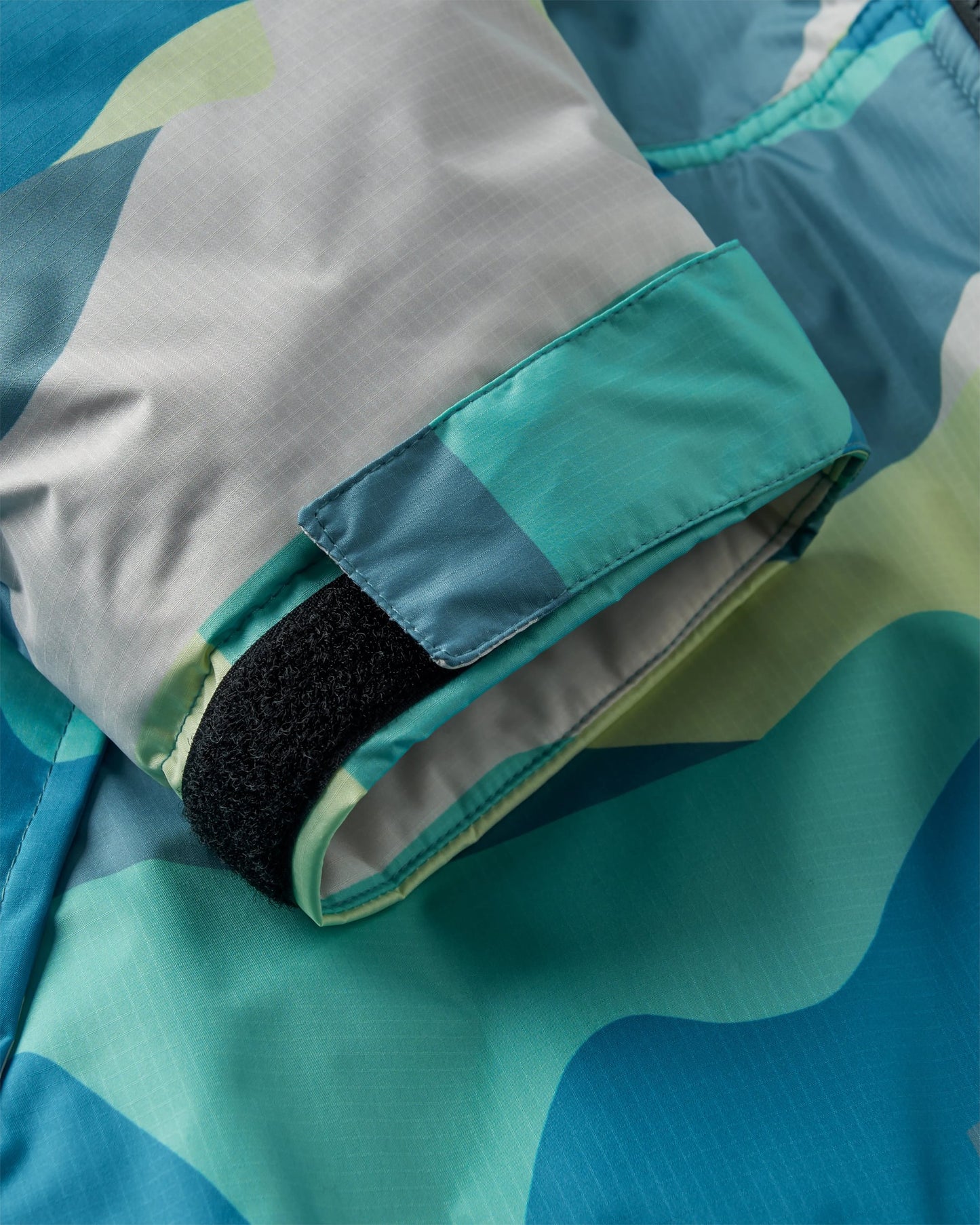 Waves Recycled Sherpa Lined Changing Robe - Vista Patchwork Aqua - Flatlay