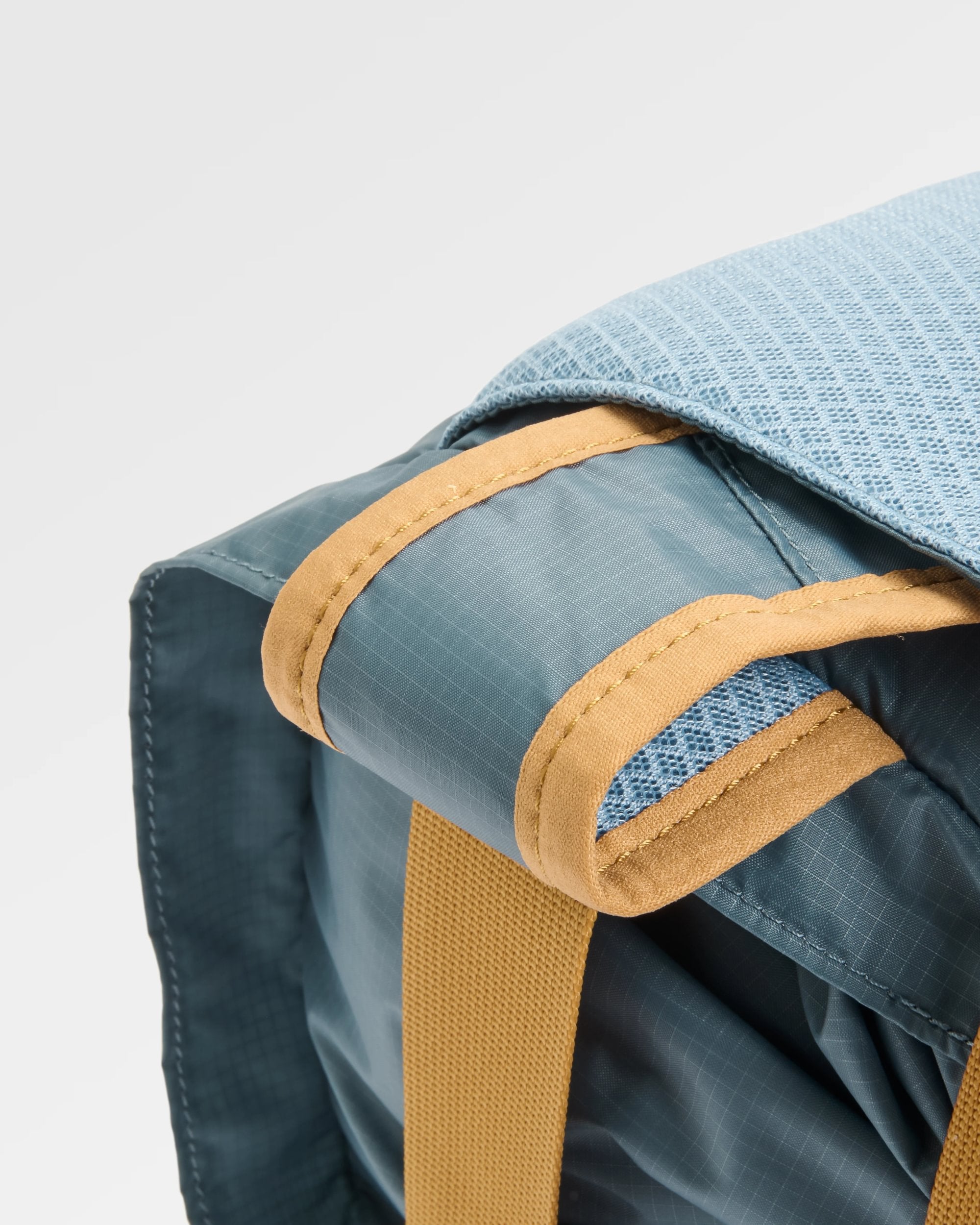 Travelscape Light Tote - Stormy Blue - Flatlay