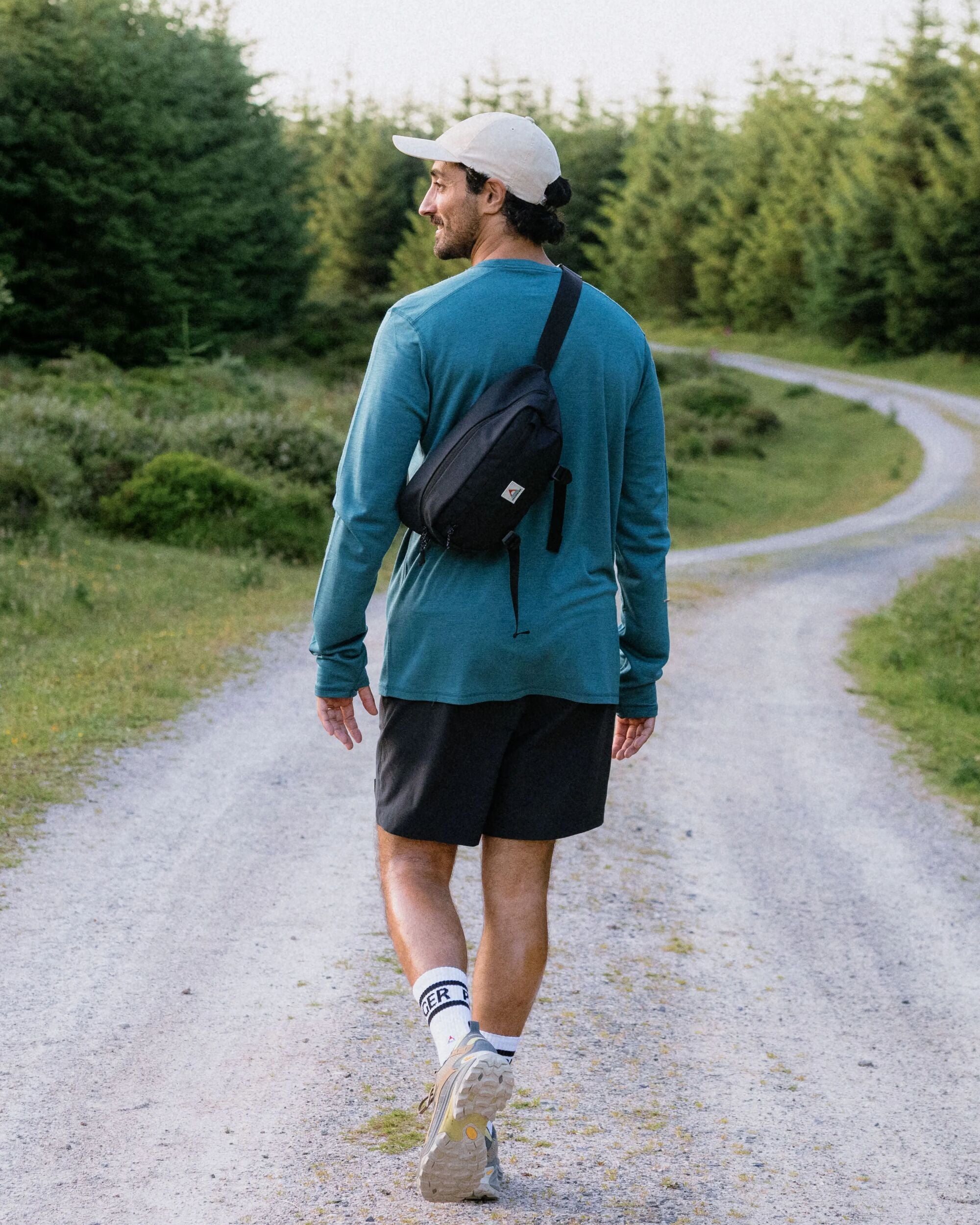 Camp Lost Lightweight Merino Blend LS T-Shirt - Mediterranean - Lifestyle