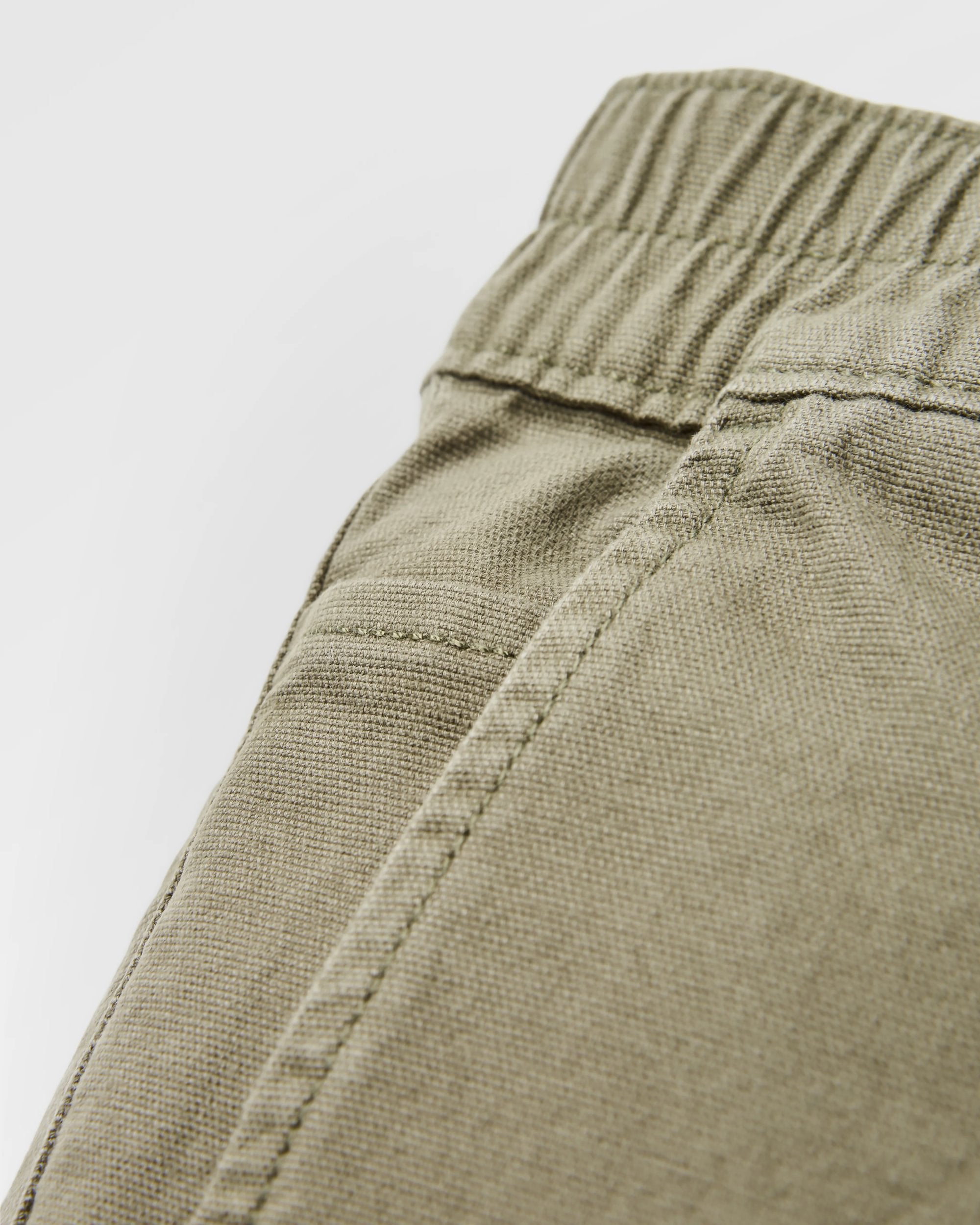 Horizon Comfort Chino - Dusty Olive - Flatlay