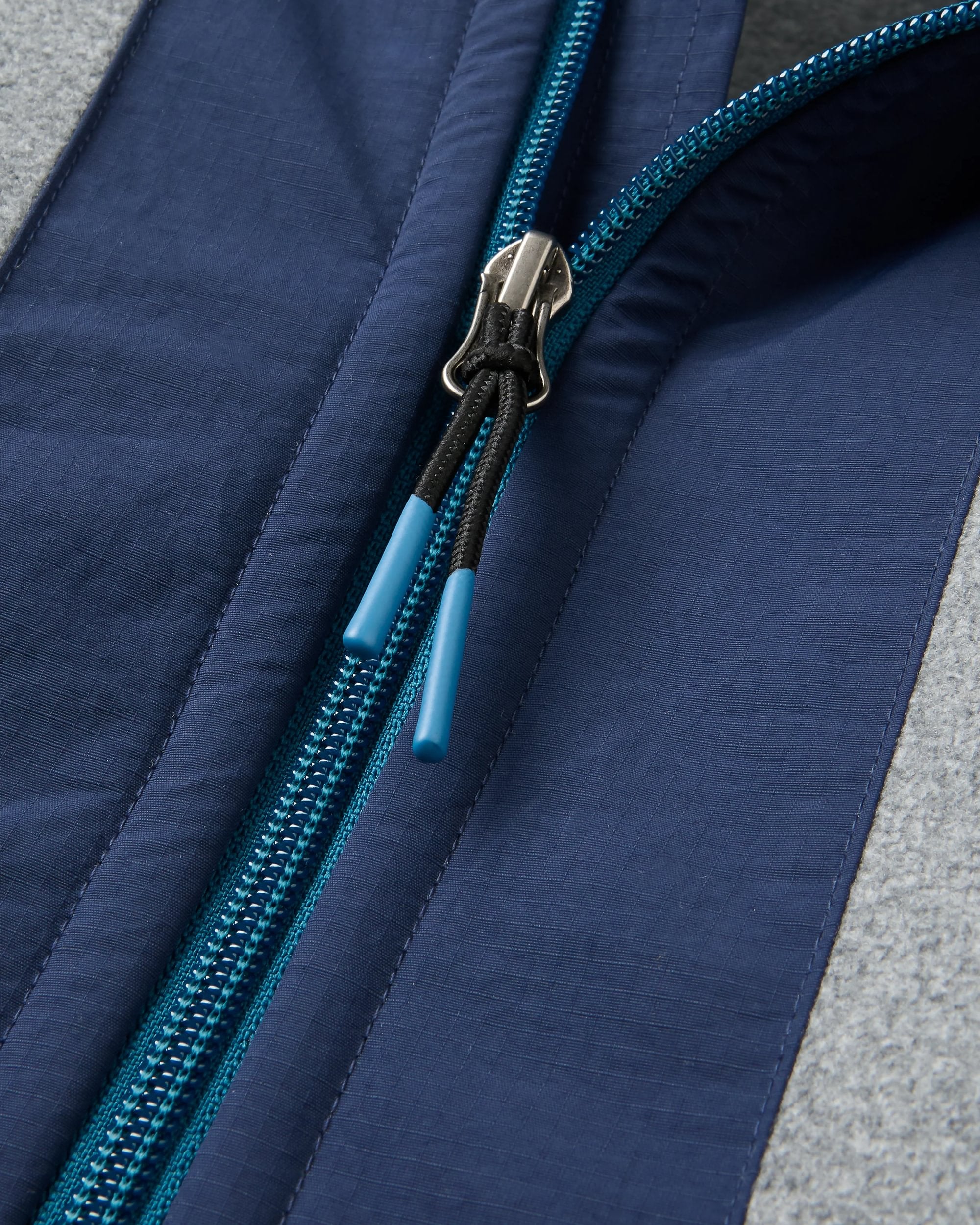 Woodland Hooded 1/2 Zip Recycled Polartec® Fleece - Grey Marl/Dark Denim - Flatlay
