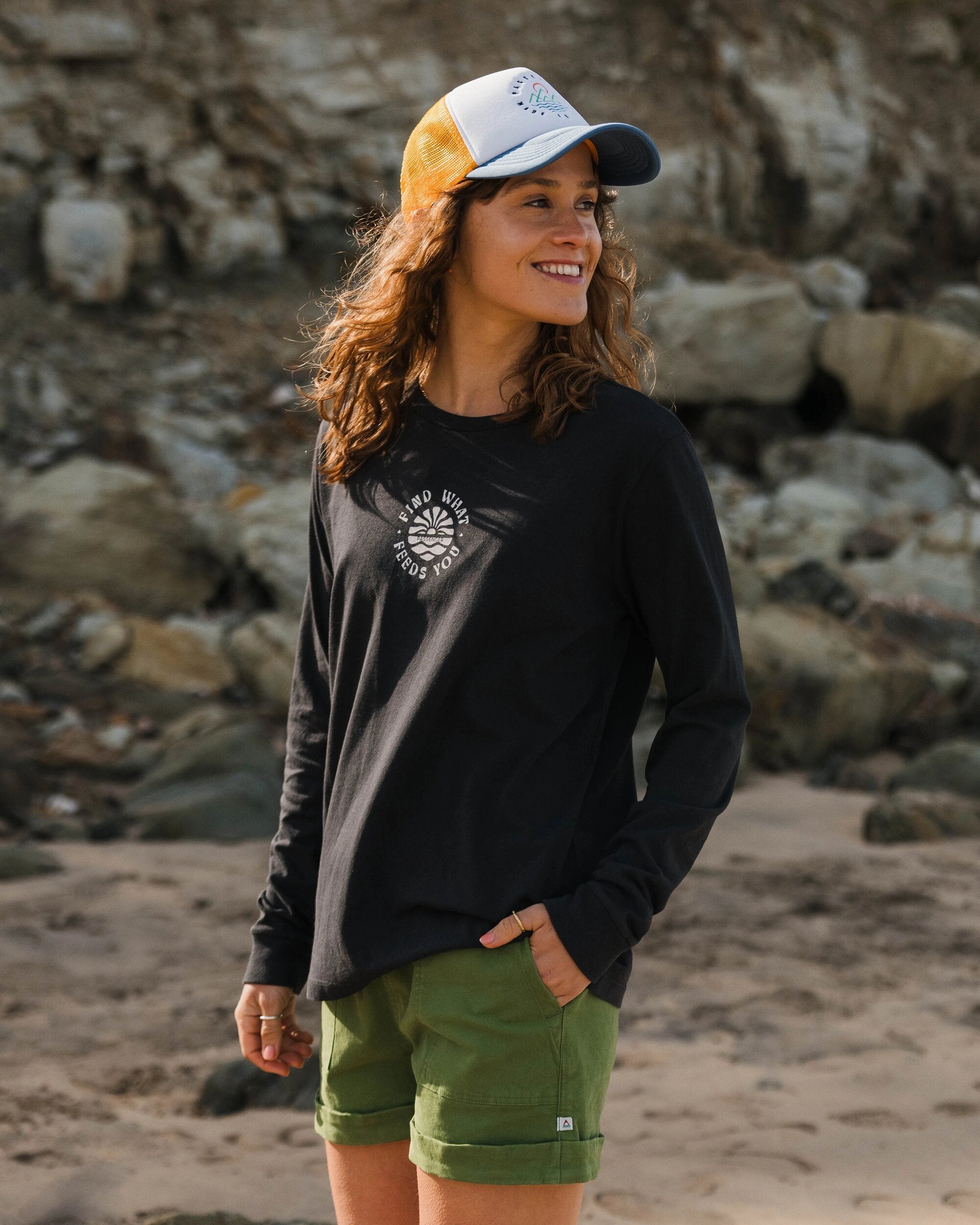 Discovery Recycled Cotton LS T-Shirt - Black - Lifestyle