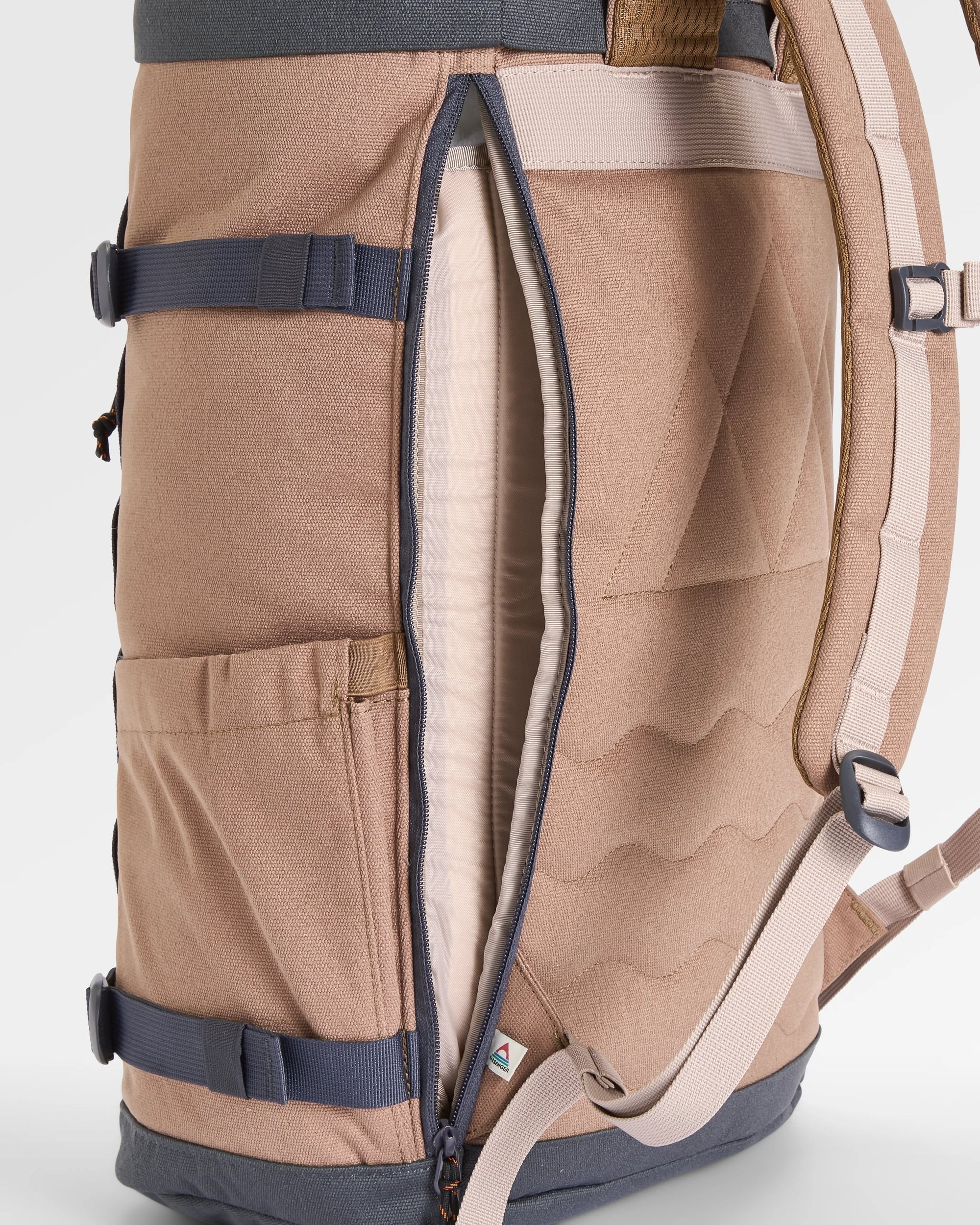 Vantage 30L Backpack - Charcoal/ Caramel - Flatlay