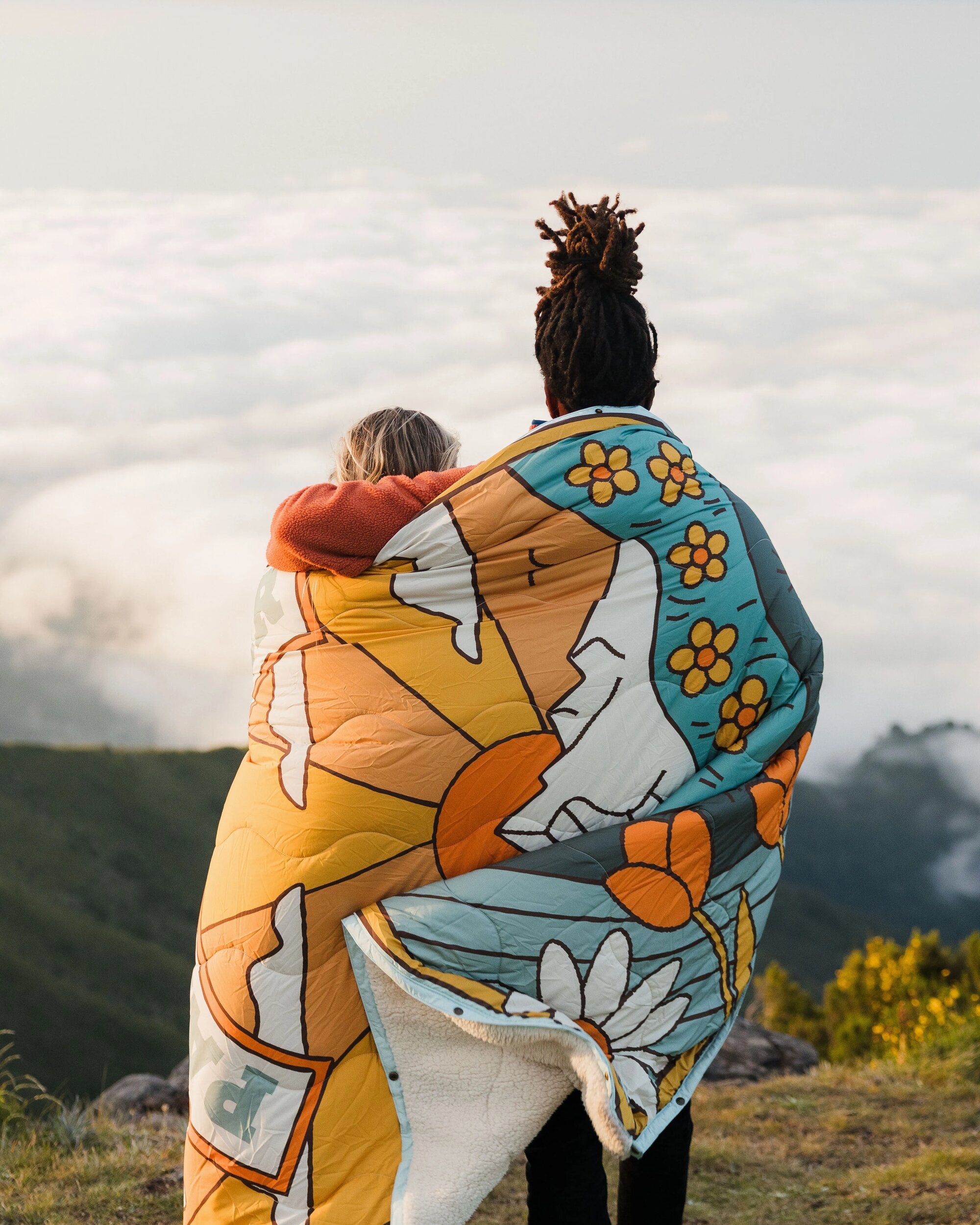 Cabin Recycled Sherpa Blanket - Seasonal Graphic/ Birch - Lifestyle