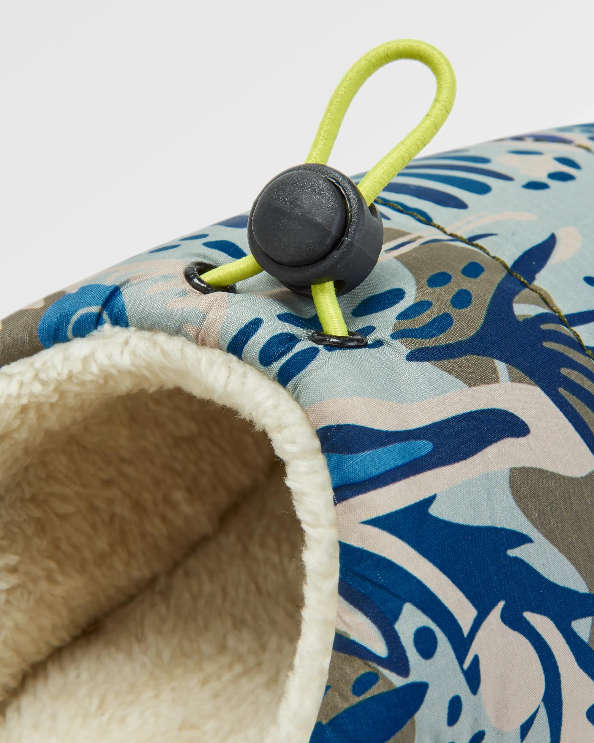 Step Out Slipper - Abstract Seaweed Pistachio - Flatlay