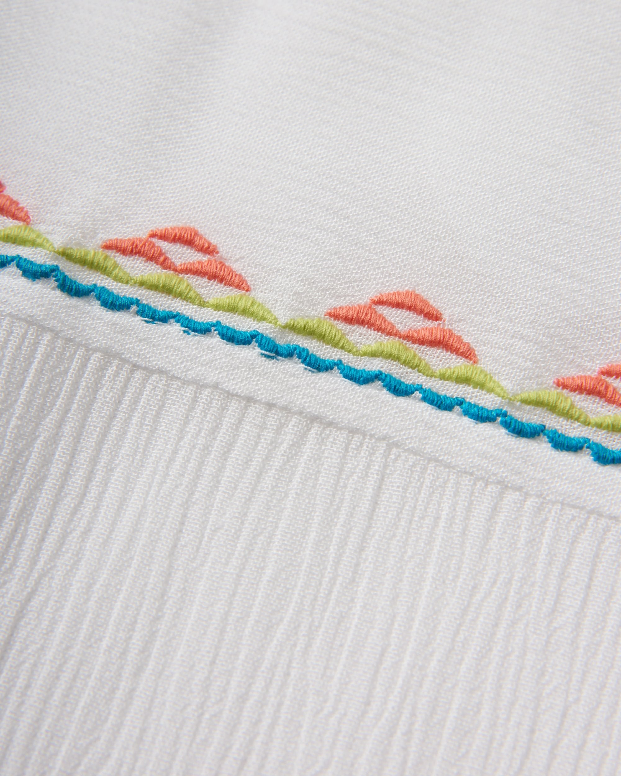 Petal Vest - White - Flatlay