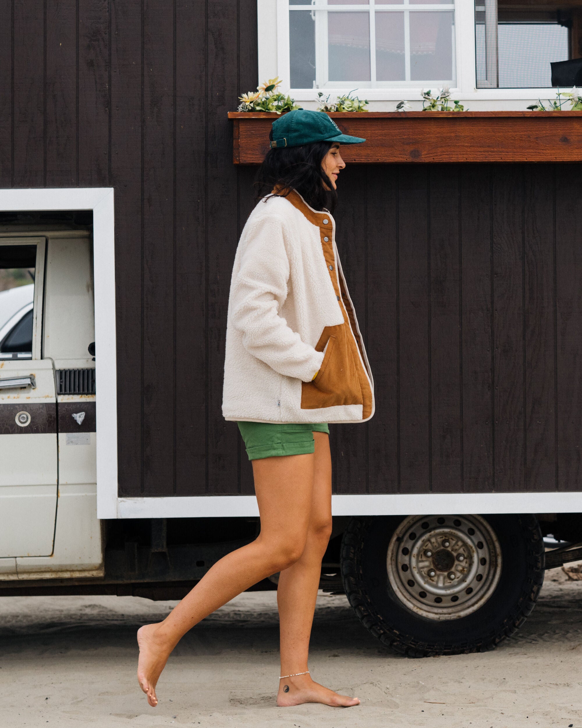 Clover Sherpa Fleece - Vintage White - Lifestyle