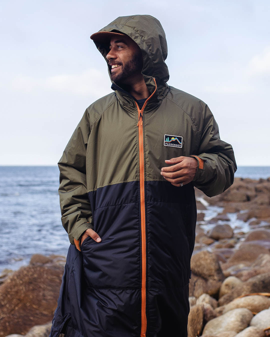 Roaming Recycled Sherpa Lined Changing Robe - Black/ Khaki - Lifestyle - Male