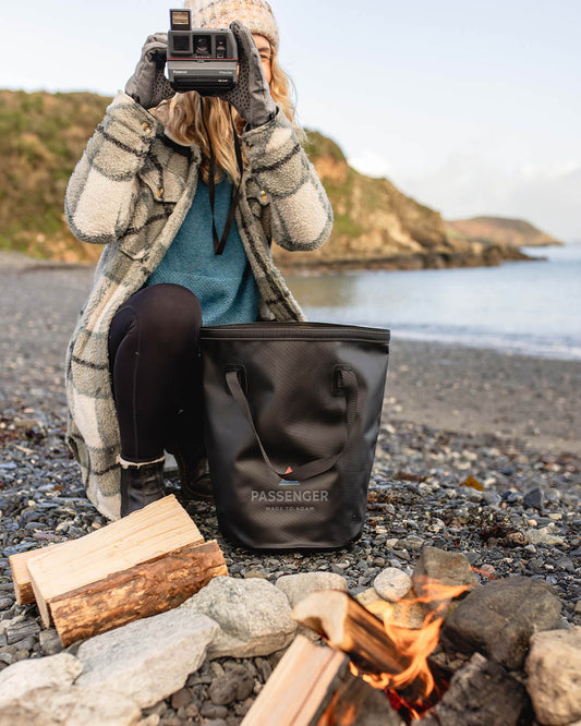 Tide Recycled 20L Bucket Bag - Black - Lifestyle - Female